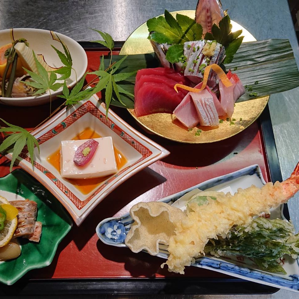 静岡県河津町　河津桜・河津桜祭りの際のお食事処　和食・金目鯛の煮付けや海鮮丼・海鮮料理から高級お肉料理まで